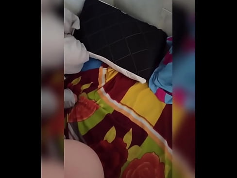 ❤️ Minu toakaaslane jääb üksi koju, sest tema abikaasa läheb puhkusele ja ma kasutan võimalust teda nussida ja täita tema perse piimaga ☑ Pornovideo at us et.pinkporno.ru